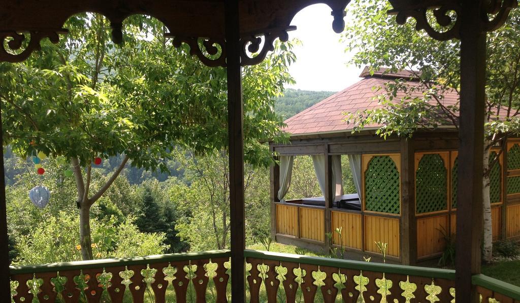 Auberge La Cote D'Or Petite-Riviere-Saint-Francois Bagian luar foto