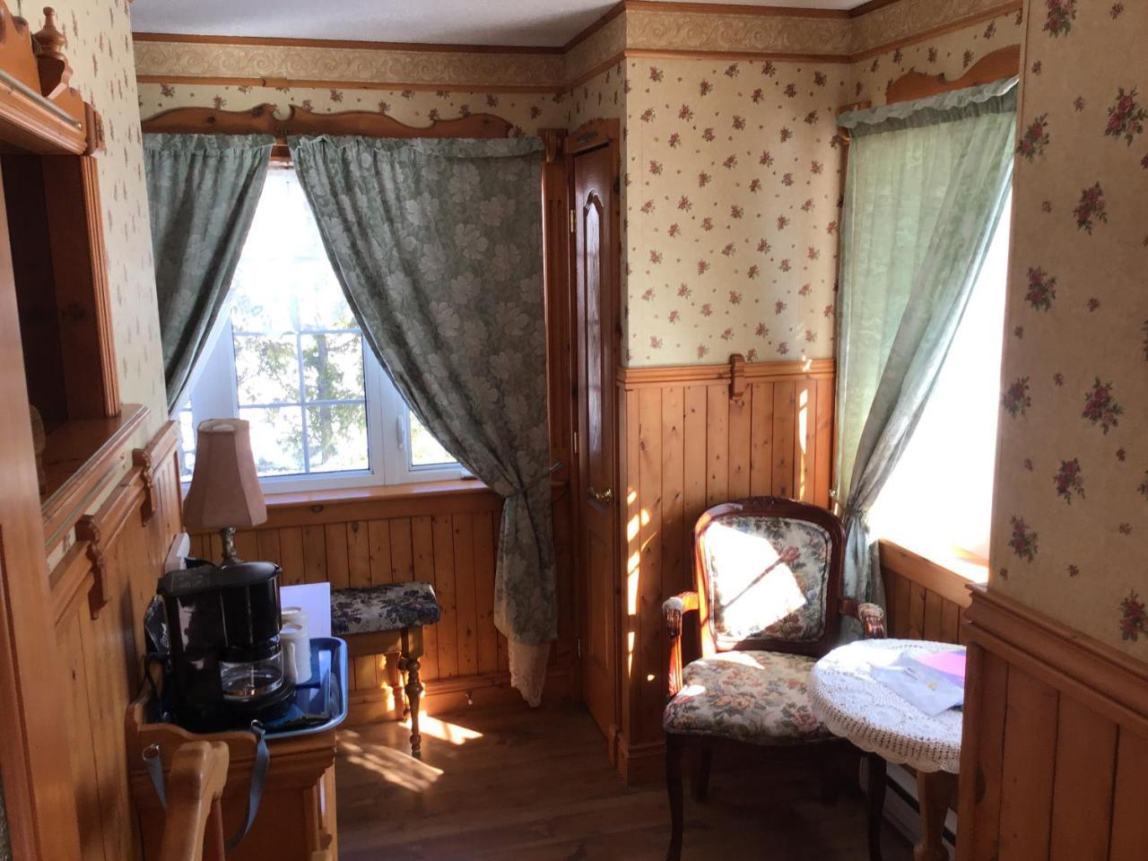 Auberge La Cote D'Or Petite-Riviere-Saint-Francois Bagian luar foto