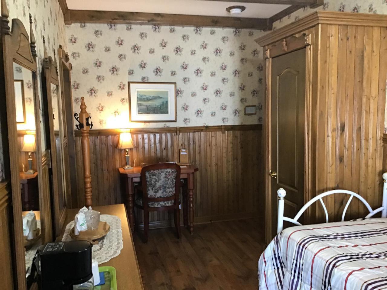 Auberge La Cote D'Or Petite-Riviere-Saint-Francois Bagian luar foto